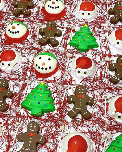 Christmas 2023 chocolate piñata cake