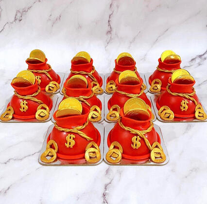 Mini Moneybag Chocolate Piñata Cakes